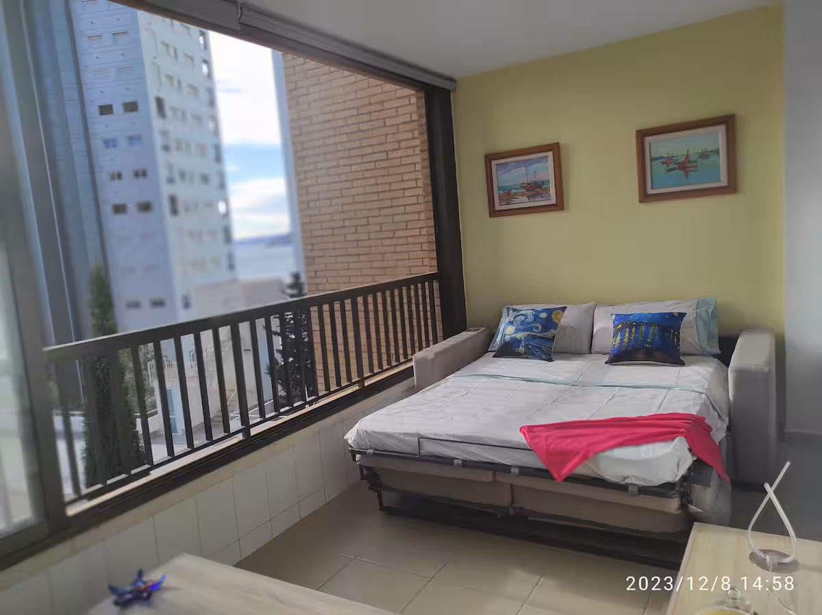 Apartamento en Benidorm cerca de Playa de Levante con parking incluido
